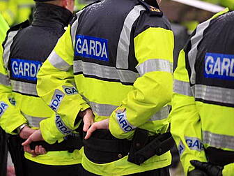 Standoff ends in Dublin city c...